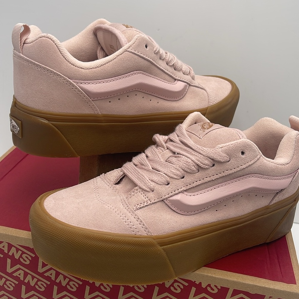 Vans WMNS Knu Stack Rose Smoke/Gum
VN000CP6CYA Platforms Sneakers - Picture 10 of 16